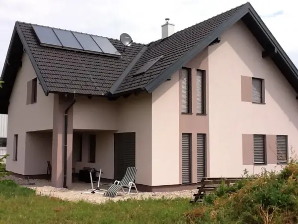 Haus mit heller Fassade