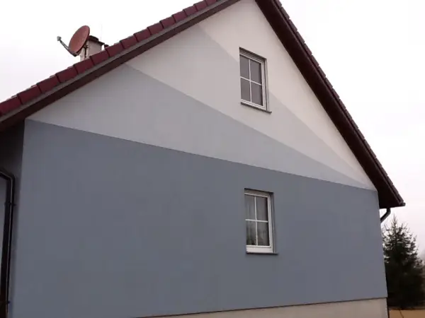 Haus mit grauer Fassade